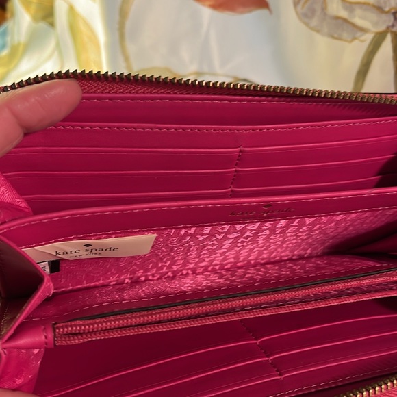 Kate Spade Hot Pink zip wallet - Picture 7 of 8